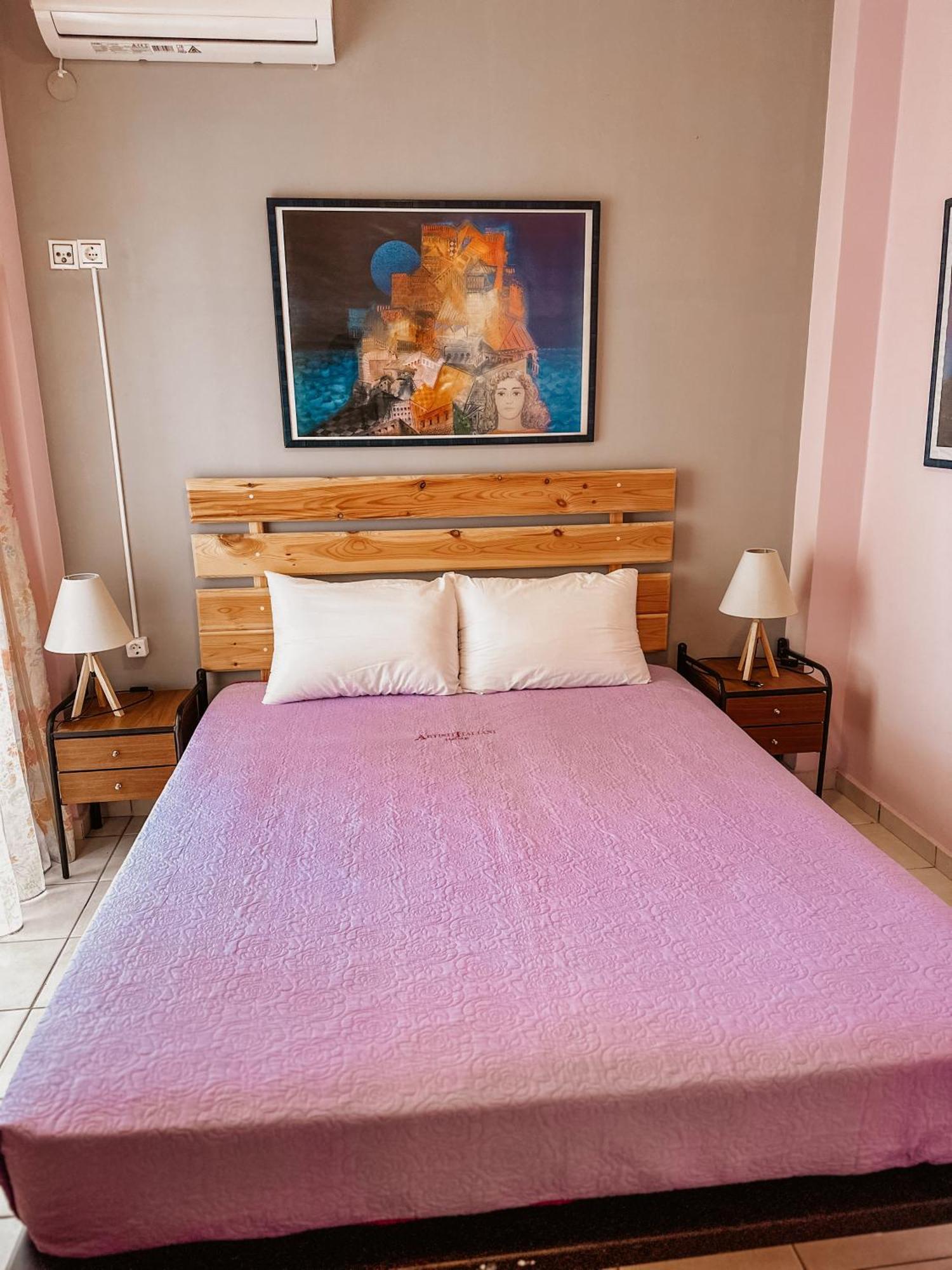 Sofia's Cozy Two Bedroom *